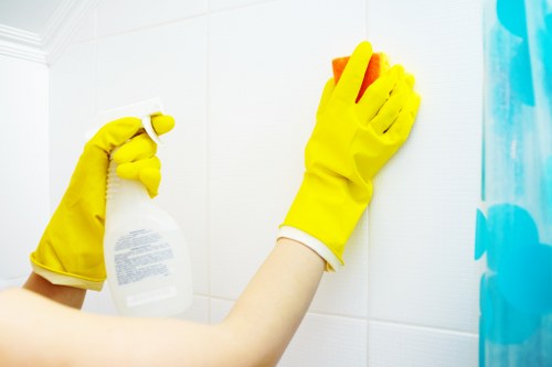 Deep cleaning in E1 for residential properties with thorough surface care