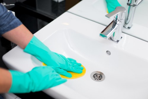 Domestic cleaning service in a modern E1 apartment